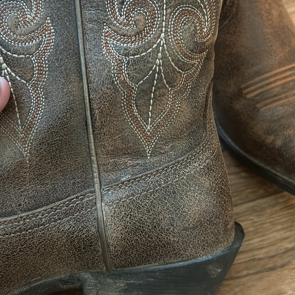 Ariat boots - Picture 4 of 5